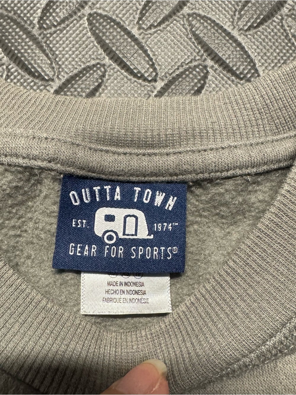 Outta Town Rocking Horse Ranch New York Crewneck Sweatshirt Gray Pullover - Picture 4 of 7
